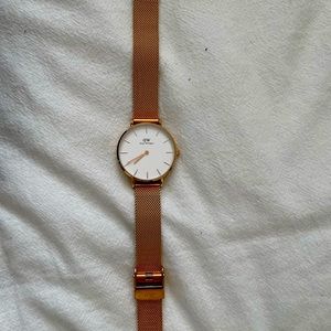 Daniel Wellington rose gold mesh watch